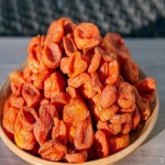 خرید زردآلو خشک ارگانیک میان وعده ای مناسب برای وگان