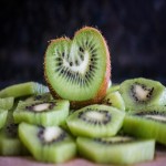 فروش کیوی قهوه ای درجه یک با قیمتی عالی در بازار