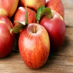 خرید سیب طبیعی تازه با طعم بسیار شیرین و ترد محصول ایران