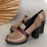 فروش کفش چرم زنانه پاشنه پهن کرمی رنگ