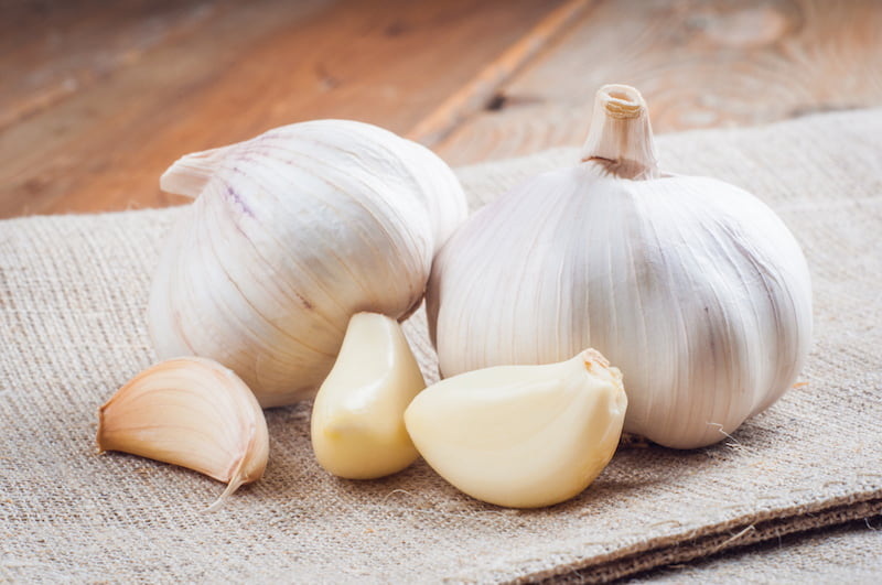 Garlic-is-healthy-food