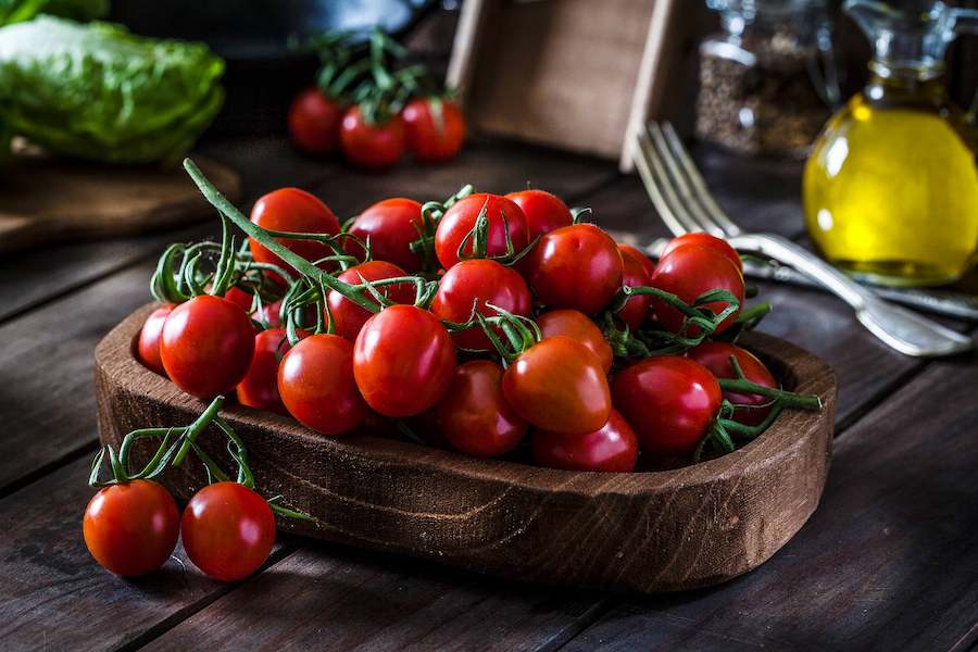 best-tomato-varieties-cherry-tomatoes©iStock