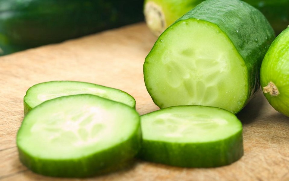 sliced-cucumber-with-lots-of-health-benefits