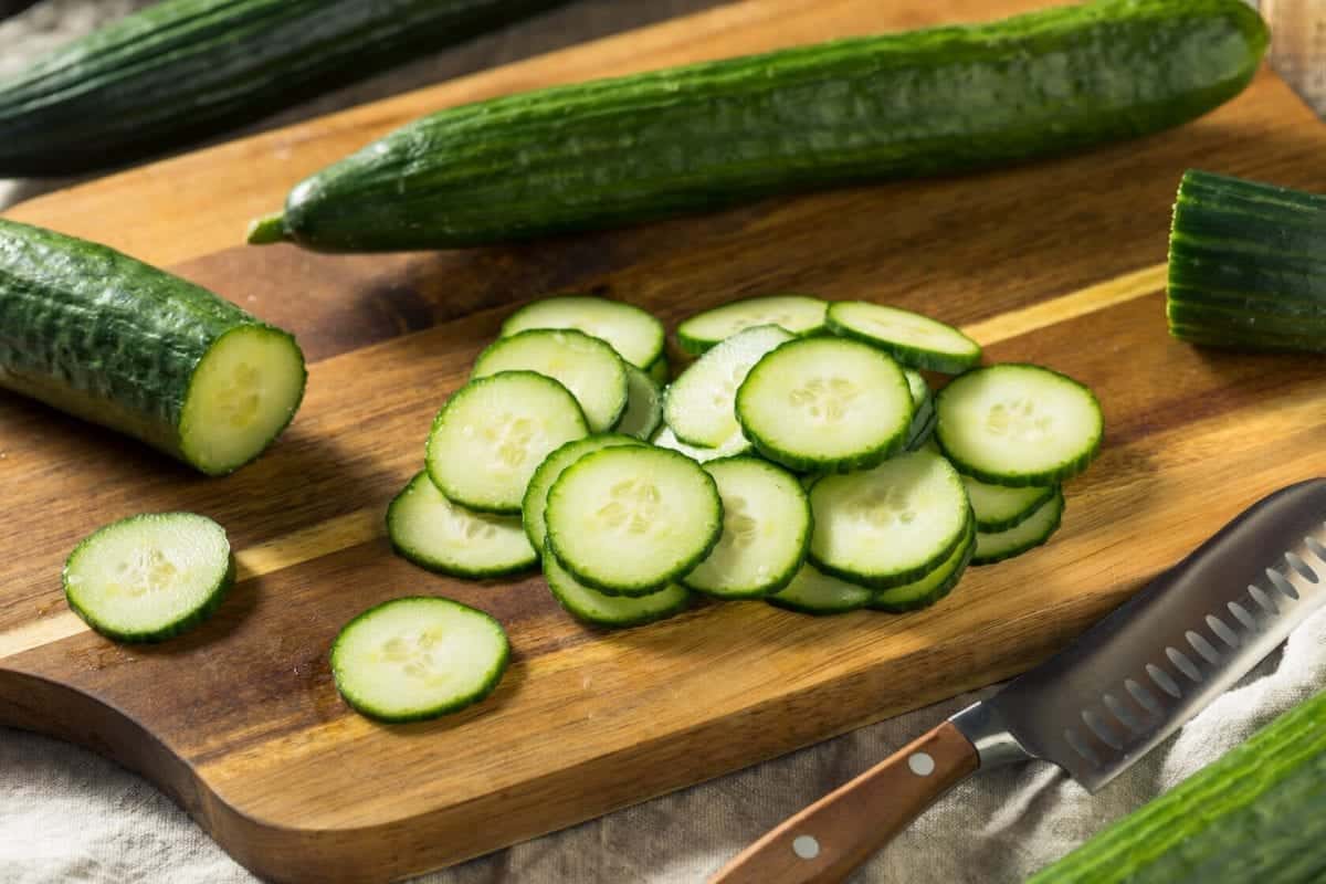 english-cucumber-and-slices-scaled