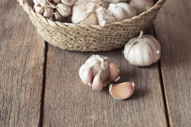 garlic-in-a-basket-on-an-old-wooden-table_7182-1462