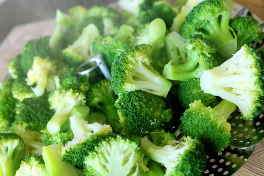 Perfectly-Steamed-Broccoli-1-1536x1024