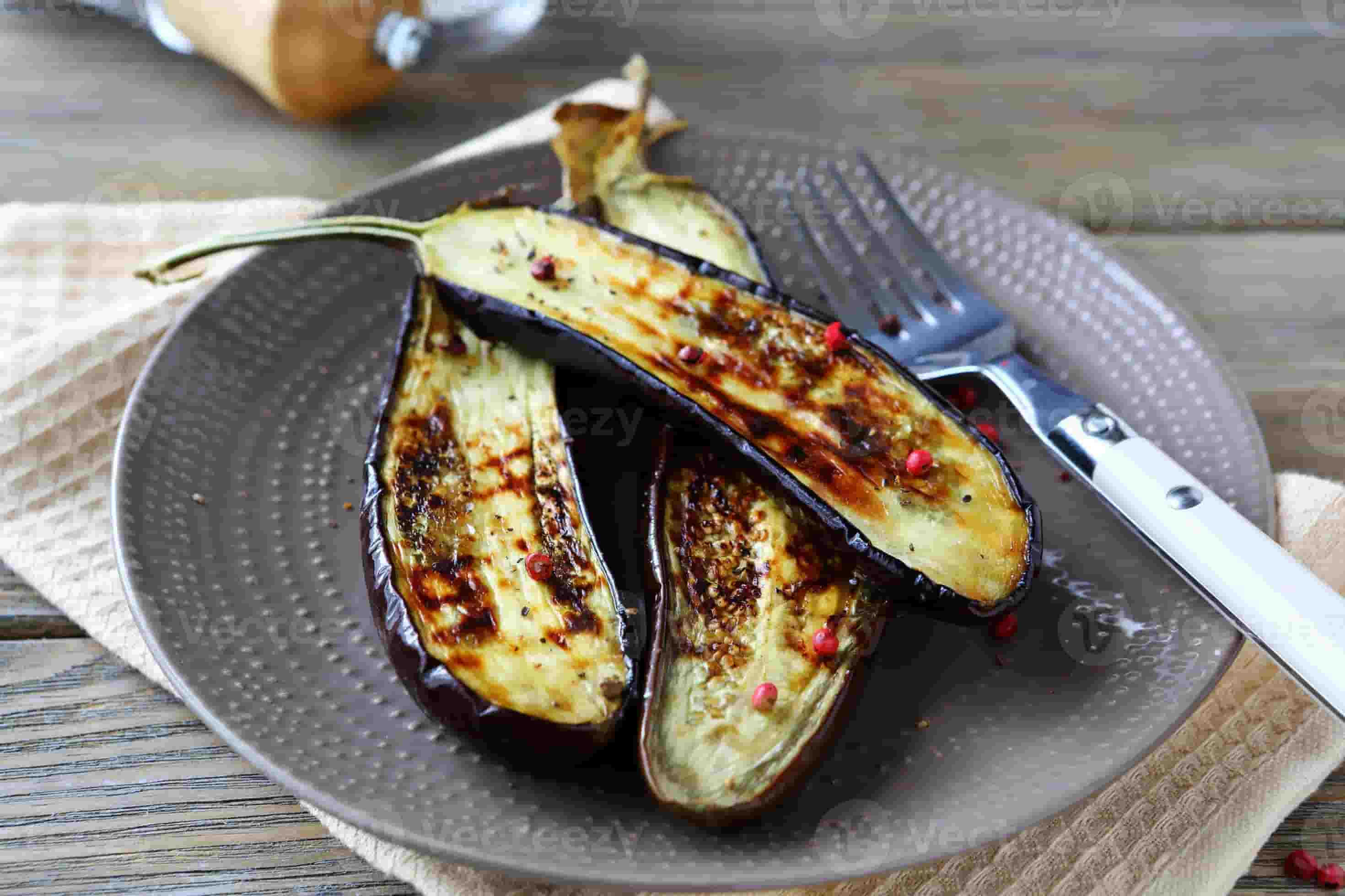 halves-roasted-eggplant-photo