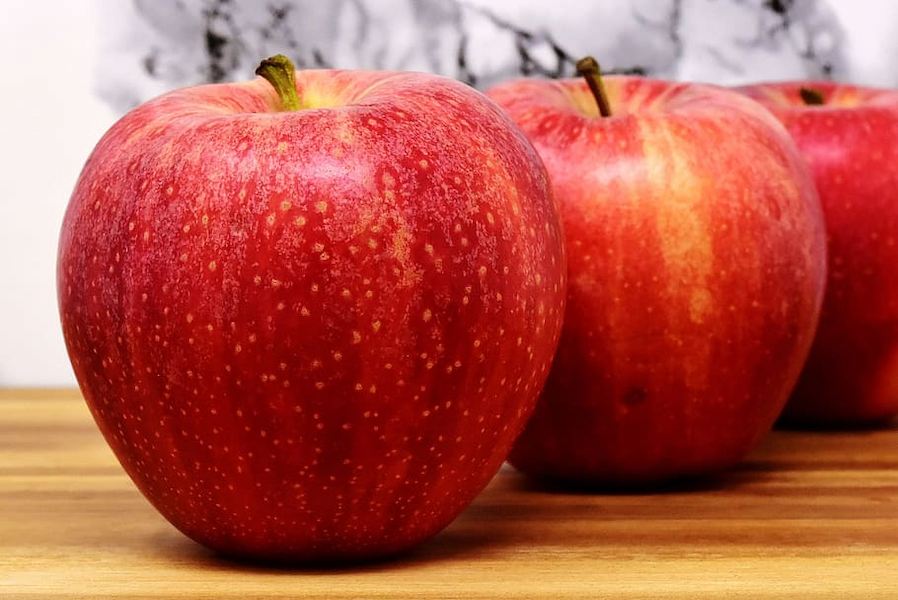 apple-fruit-red-apple-fruits