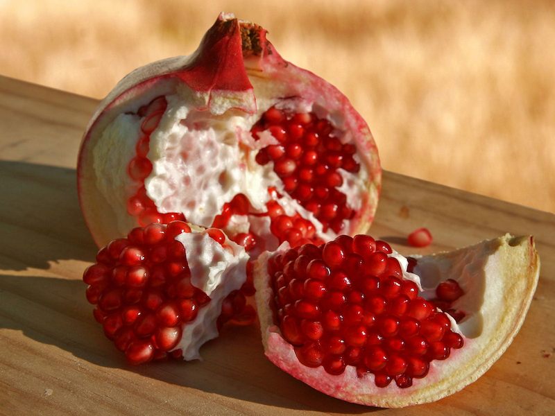 pomegranate-grains-ripe-fruit-wallpaper