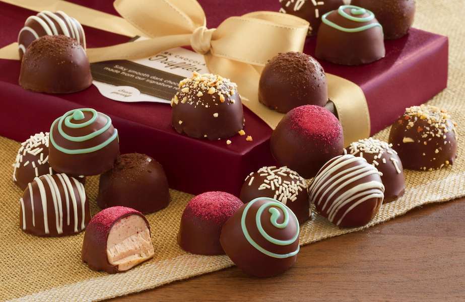 candies-chocolate-truffle-valentine-s-day-wallpaper