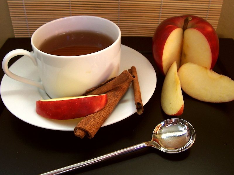 apple-cinnamon-tea-2-1238742