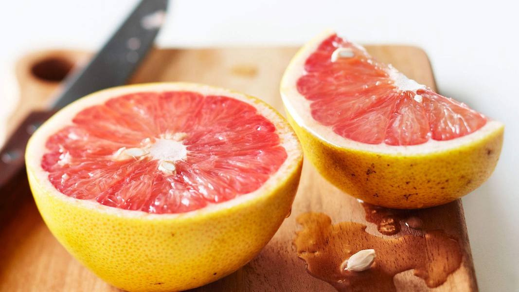 half-a-grapefruit-in-the-evening-can-replace-dessert_92