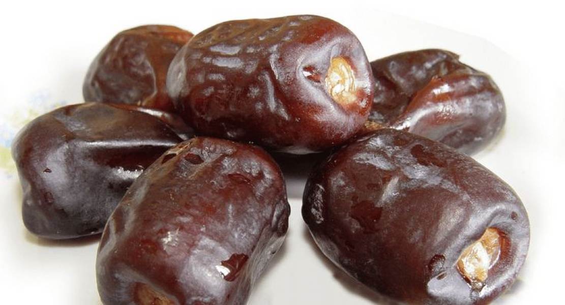 6f01ad0f0f4437e0df038ea6e7f814af--stuffed-dates-beauty