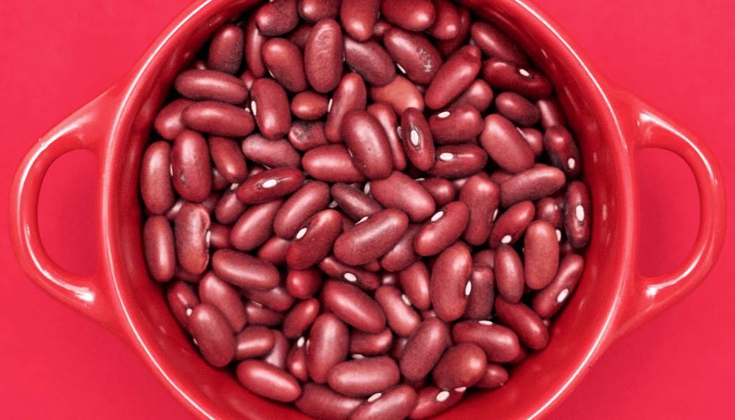 kidney-beans-in-red-bowl_1600
