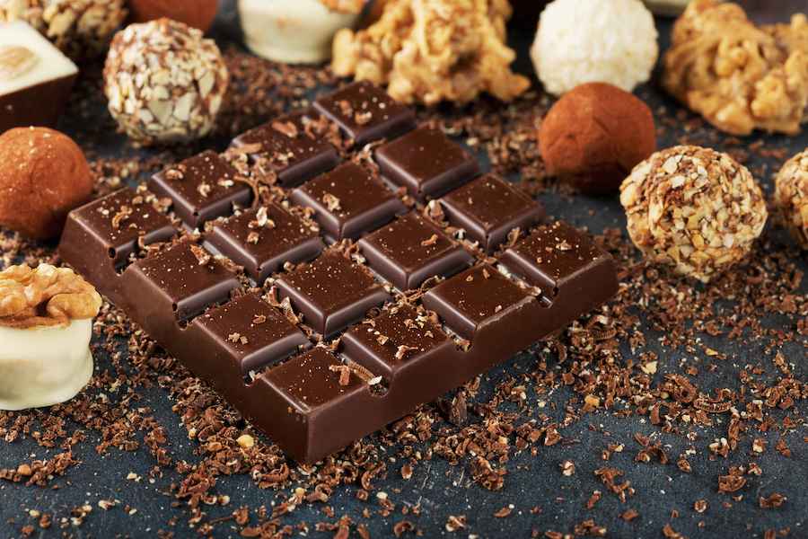 831219-Sweets-Chocolate-Candy-Chocolate-bar