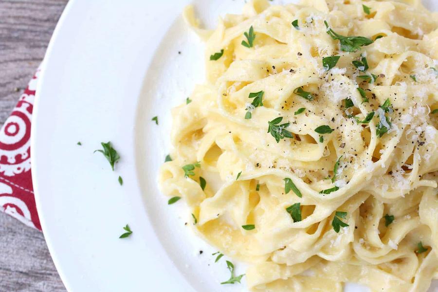 Fettuccine-Alfredo-5