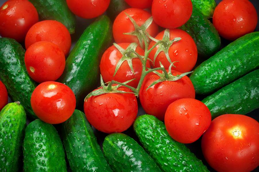 863136-Vegetables-Tomatoes-Cucumbers-Closeup