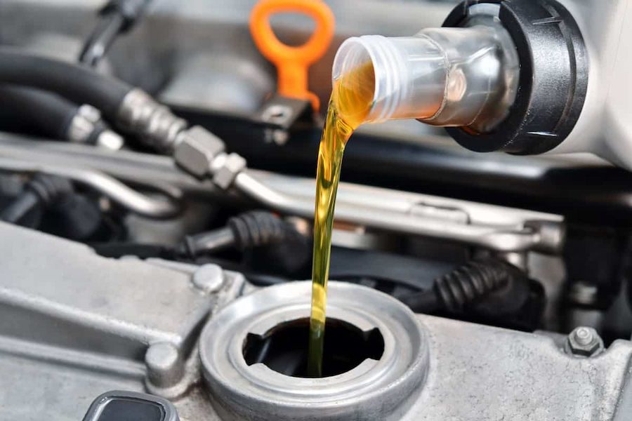 Car-Engine-refilling-new-engine-oil