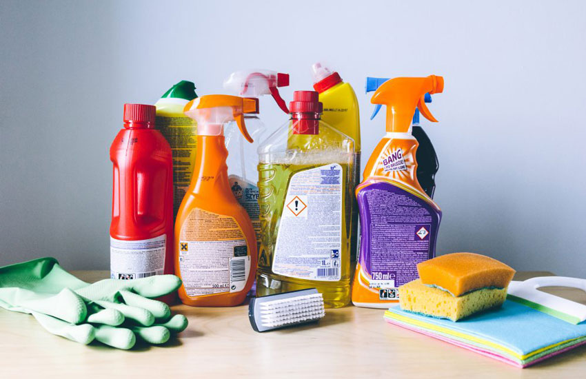 household_cleaning_products_8-1000x667-1